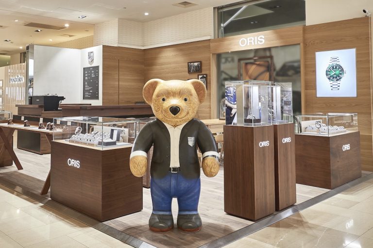 沉浸式質感購物體驗 ORIS 板橋大遠百「Watch & Coffee」複合式專賣店改裝開幕