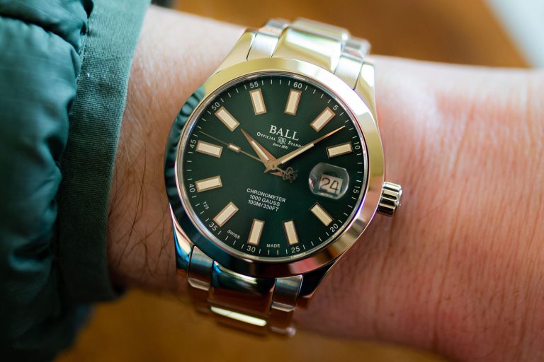 染上鮮豔草綠　波爾錶Engineer III Marvelight Chronometer