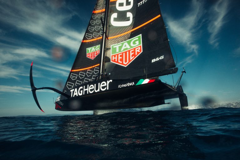 由賽道競速到帆船運動 TAG Heuer 與高性能帆船FlyingNikka 合作