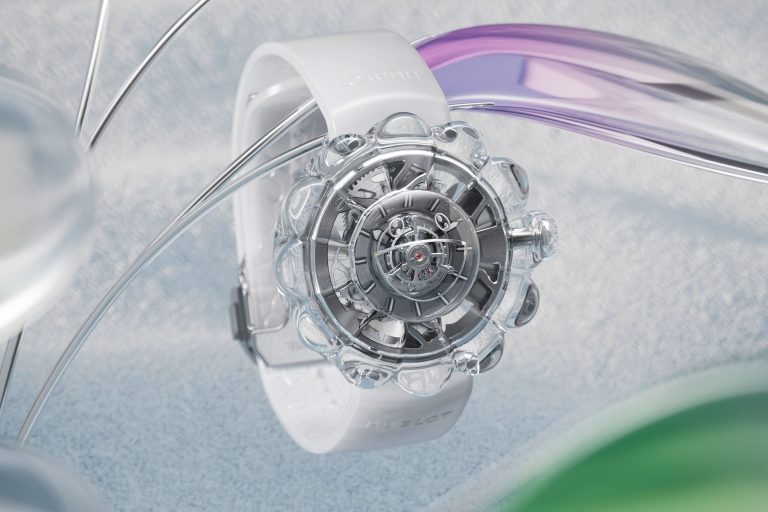 立體藍寶石花瓣與中置陀飛輪完美融合 HUBLOT MP-15 村上隆藍寶石陀飛輪腕錶