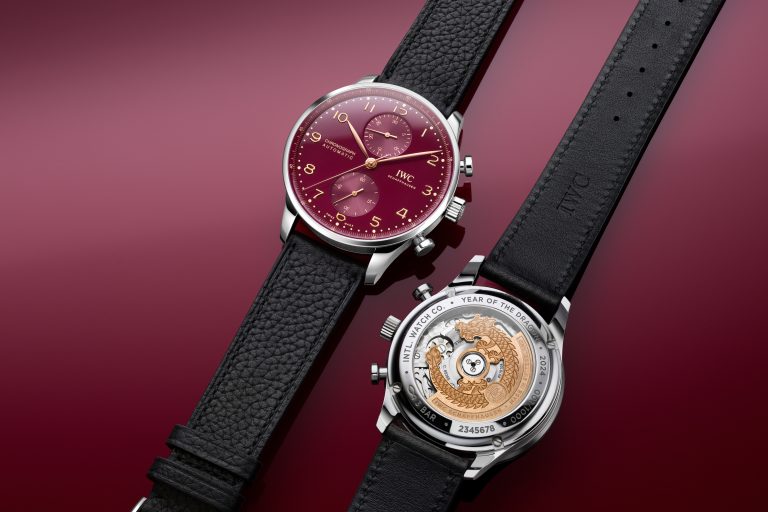 酒紅錶盤搭配騰龍擺陀 IWC 萬國錶葡萄牙系列計時腕錶龍年特別版