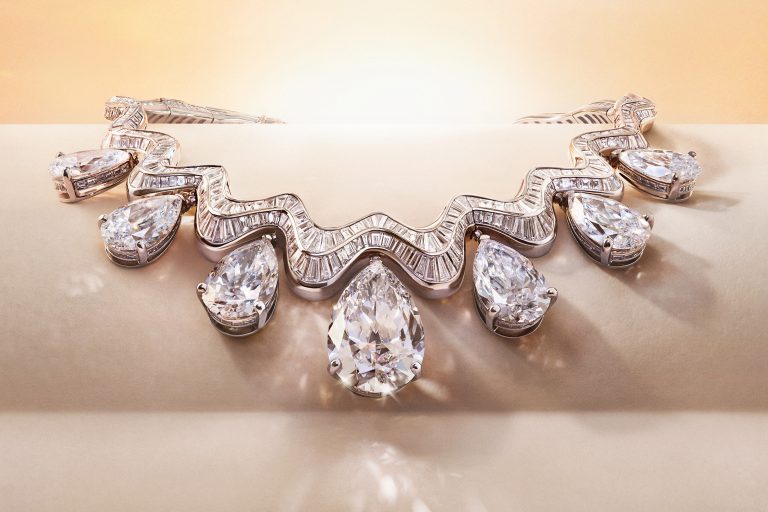 寶格麗全球品牌代言人安海瑟薇、千黛亞、劉亦菲演繹最新形象廣告以無盡重生意象頌讚自我蛻變