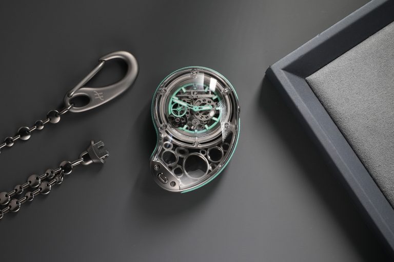 宇舶錶與 Daniel Arsham 攜手重現創世紀懷錶 Arsham Droplet 鈦晶懷錶