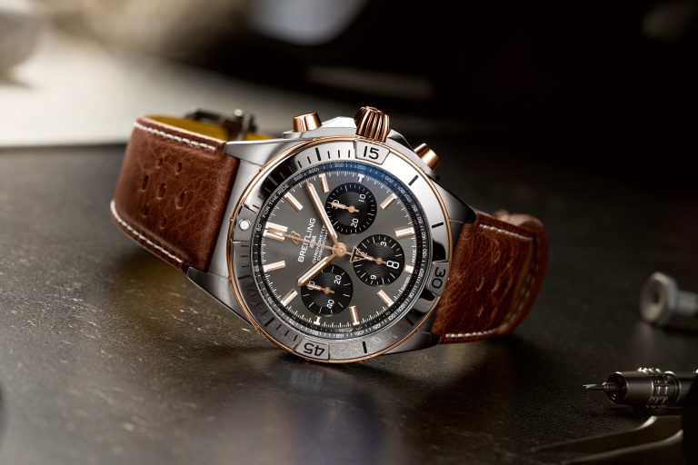 百年靈全新Chronomat B01 42 Triumph計時腕錶 極速登台「 凱旋限量版重機」同步現身