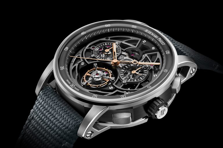 愛彼推出 CODE 11.59 系列灰⾊調⾃動上鍊⾶⾏陀⾶輪計時碼錶