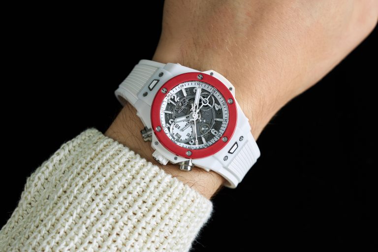 紅白配色引領時尚 BIG BANG UNICO 左冠陶瓷計時碼錶 詮釋高雅中性的非凡風範