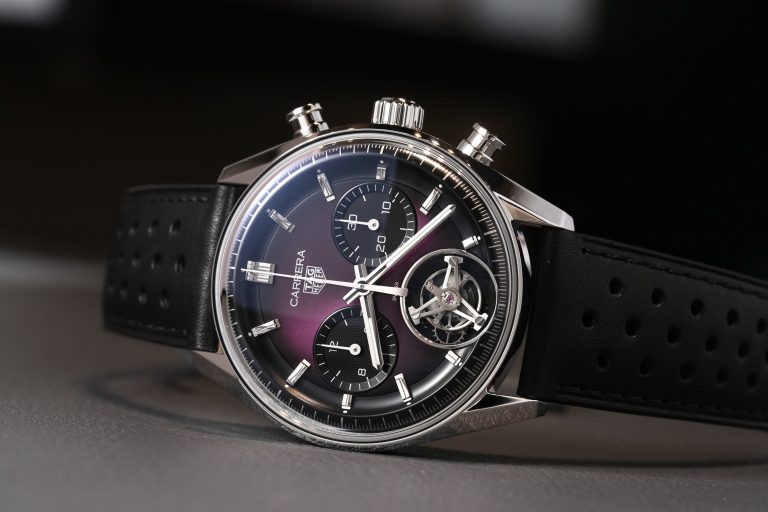 再掀高雅「紫」風潮 泰格豪雅全新 HEUER CARRERA 計時腕錶及陀飛輪計時腕錶黑曜紫款