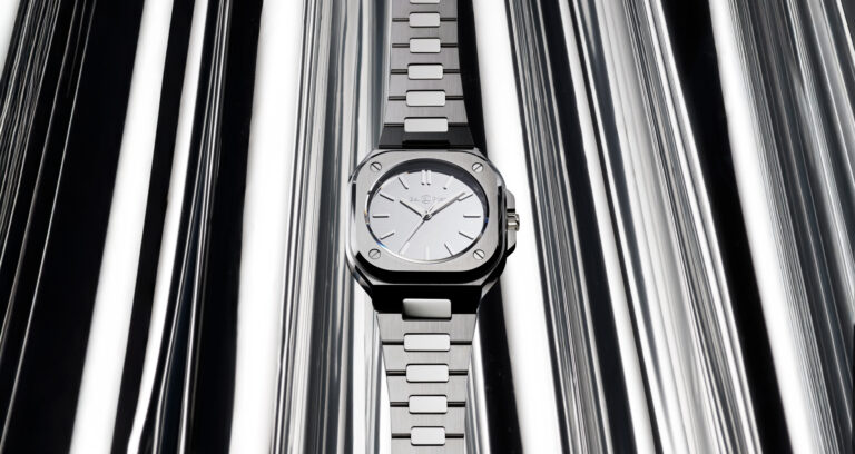 Bell & Ross BR-05獨家 Grey Mirror Steel，極致拋光灰色美學