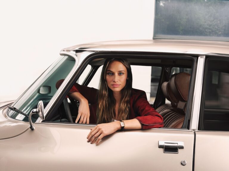 天梭表以「時光之禮」點綴冬日歲末璀璨新作，定義當代女性優雅標配