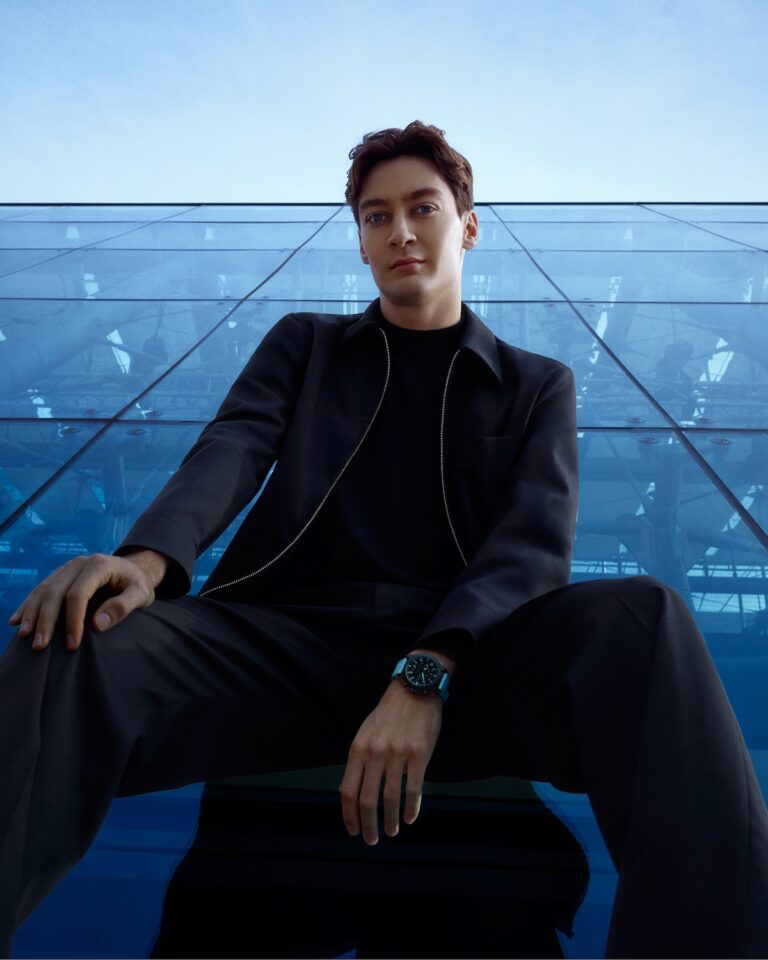 NEW WATCHES ALERT 當標誌性藍調遇上黑色陶瓷，IWC 與 George Russell 的速度美學新篇章