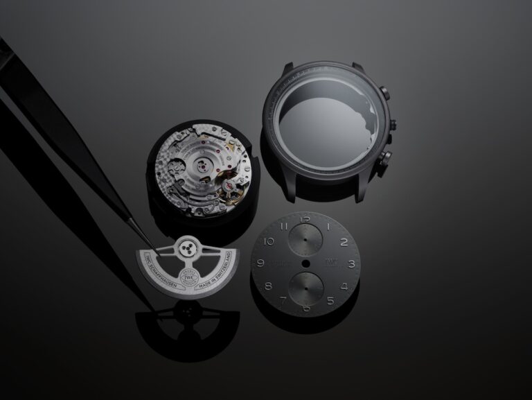 輕盈如鈦、堅硬如瓷 IWC 葡萄牙系列 Ceratanium® 瓷化鈦金屬計時腕錶